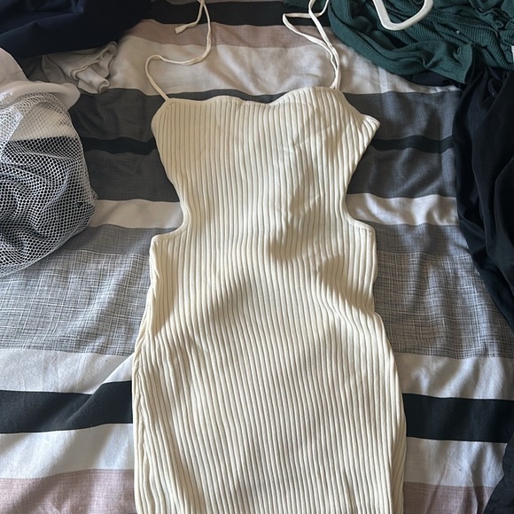 Morgan Halter Knit Midi Dress - Picture 7 of 10